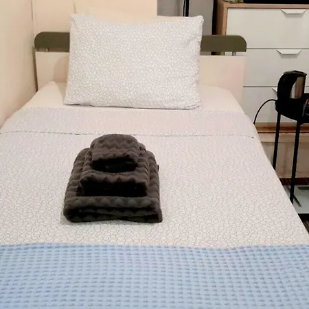 Georgias House 7 Min From Athens Airport * Ártemida